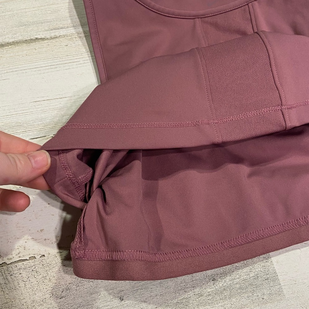 Nike Women’s Mauve Tight Fit Sleeveless Training Tank Top Medium - Picture 6 of 8